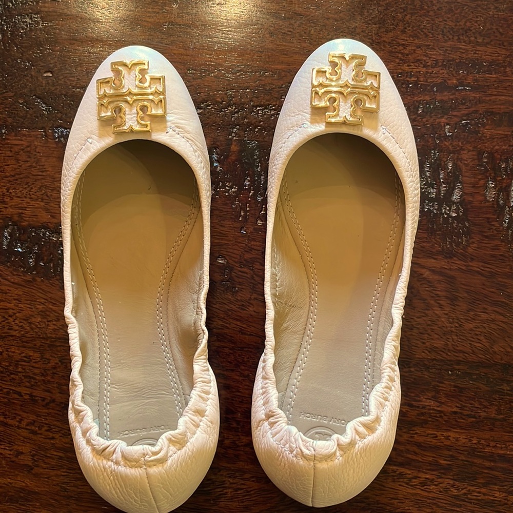 Tory Burch Pink ballerina flats.